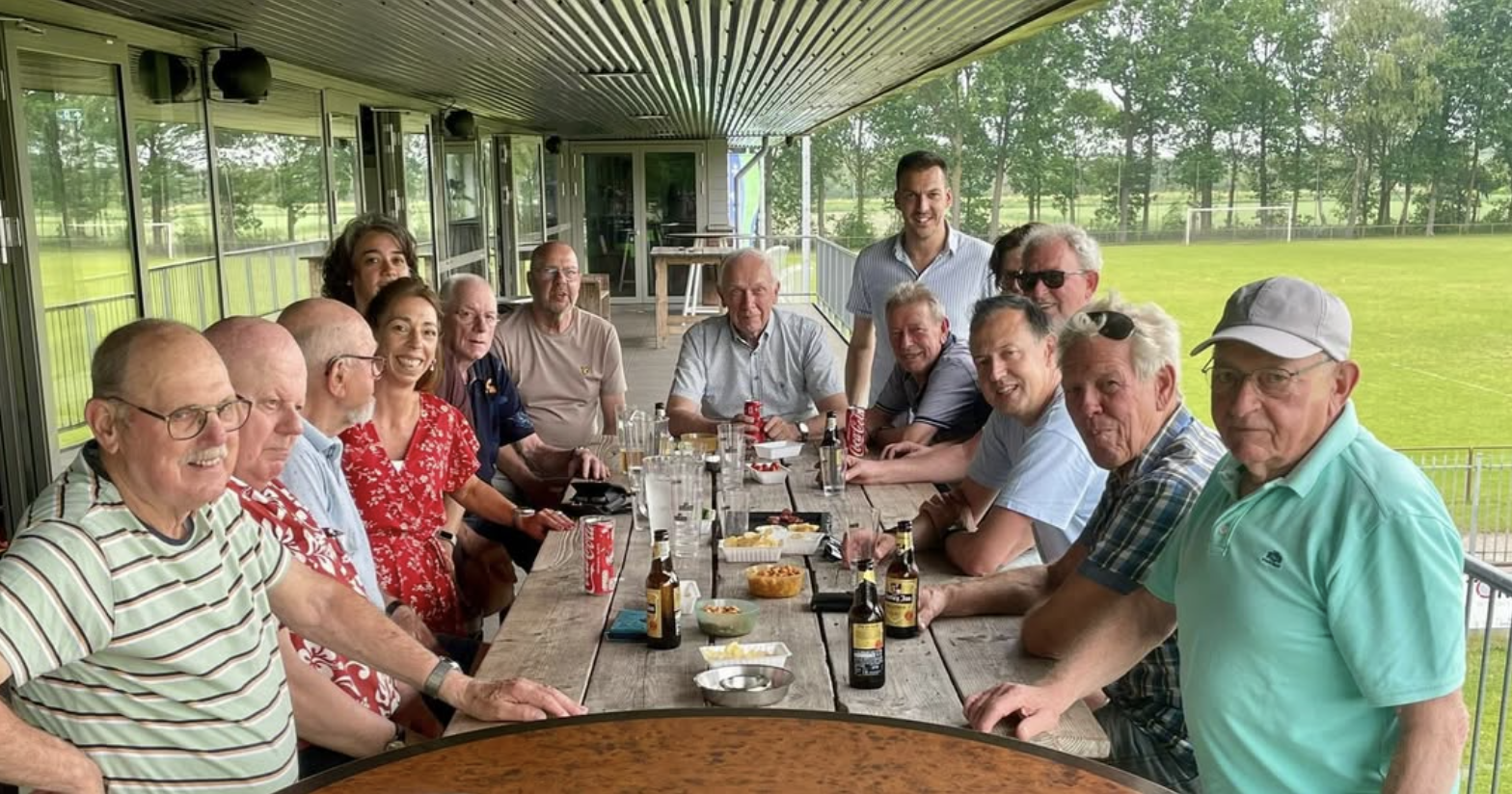 De werkploeg van S.V. Capelle op het Mandemakers Sportpark
